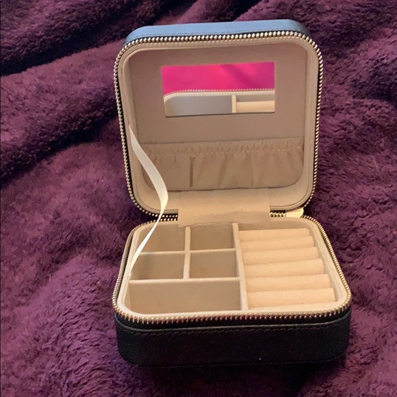 NONE WT-2-BLACK 1- SILVER ZIPPER CLOSED FOR TRAVEL - Picture 1 of 2